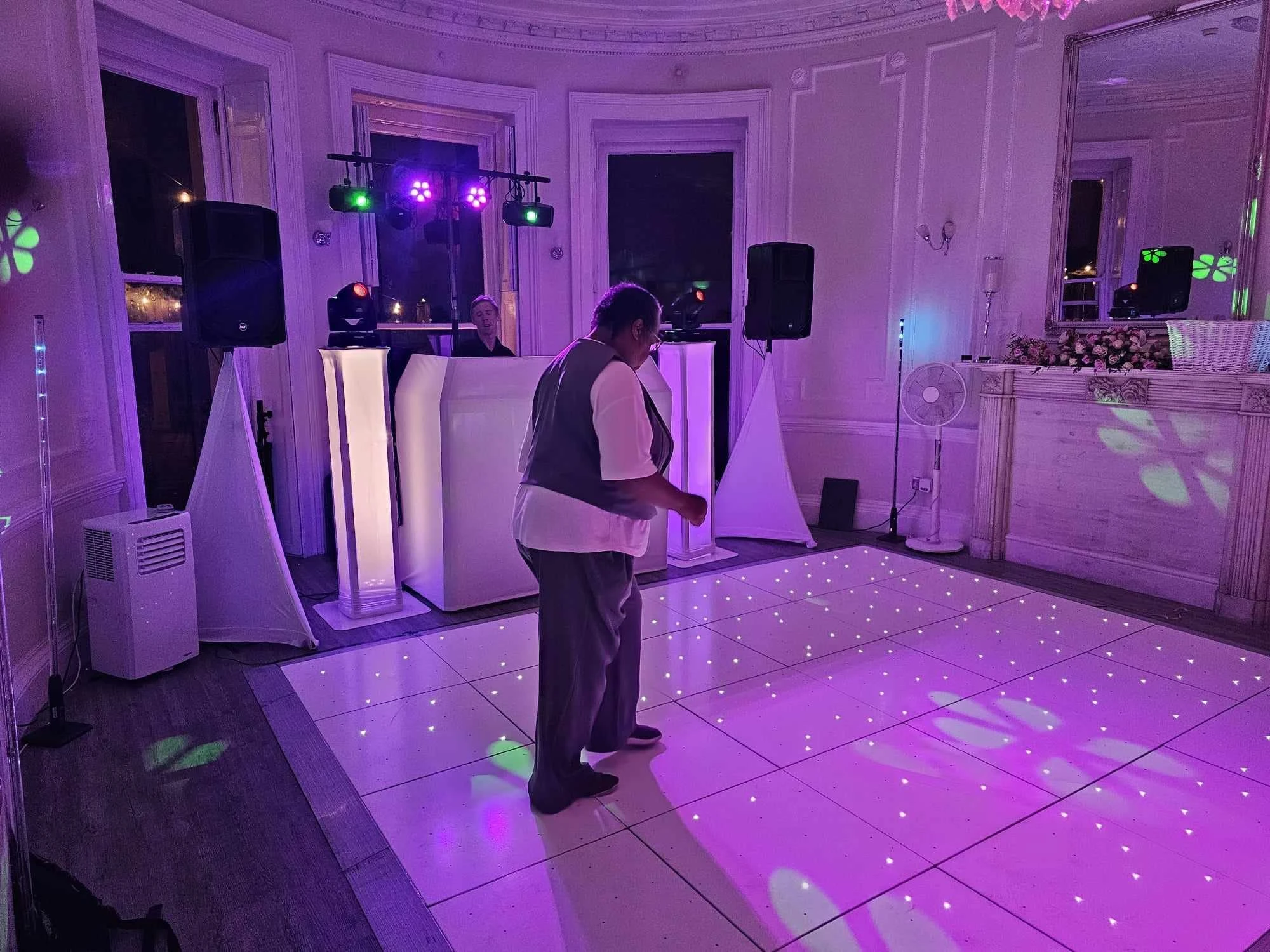 How Much Does DJ Hire Cost in Mansfield? A Complete Pricing Guide